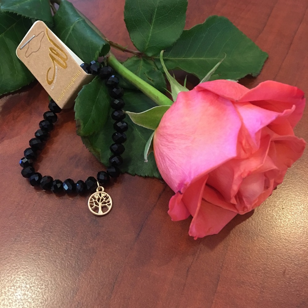 Faceted beaded bracelet w/ tree of life charm
